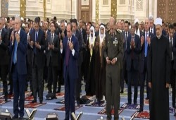 "مسجد مصر الكبير" جدل إهدار المال يطغي على تحفة معمارية فرعونية المداخل!