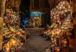 “المونيتور”: المصريون تخلو عن معظم غذاءهم وغيّروا عاداتهم في رمضان