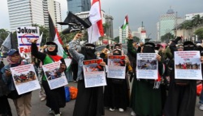 احتفاء كبير برفض إندونيسيا استضافة فريق صهيوني