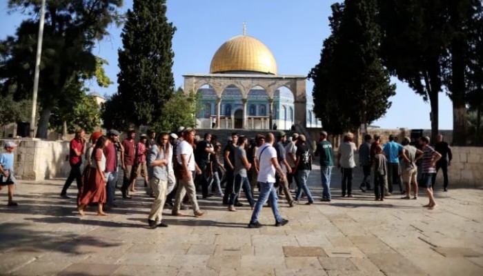 بعد إخلائه من المعتكفين.. عشرات المستوطنين يقتحمون الأقصى