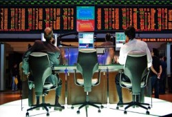 من الأسوأ أداء في 2023 .. (CNBC) و(جولدمان ساكس) يتوقعان سيناريو الانهيار الأكبر للجنيه