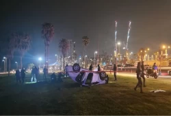 استشهاد فلسطيني بعد عملية فدائية أسفرت عن قتيل و6 إصابات وإسرائيل تستدعي 4 وحدات إضافية