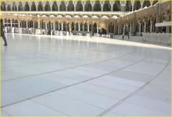 بدون مكيفات.. كشف سر برودة أرضيات الحرم رغم الحر الشديد