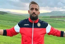 غضب في تونس بعد إضرام لاعب أهانته الشرطة النار في نفسه 