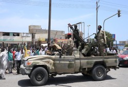 السودان.. مقتل 97 شخصا واستمرار الكر والفر بين طرفي النزاع لليوم الثالث