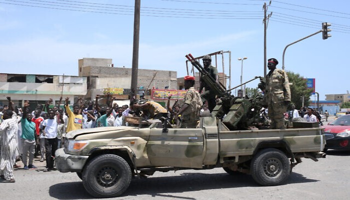 السودان.. مقتل 97 شخصا واستمرار الكر والفر بين طرفي النزاع لليوم الثالث