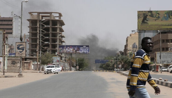 نفاد سلع وغلق أسواق وقصف مستشفيات.. الأوضاع تزداد سوءا بالسودان
