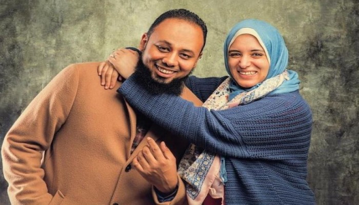 بعد اعتقالها لساعات.. ضغوط "السوشيال" تفرج عن زوجة المعتقل محمد الباقر