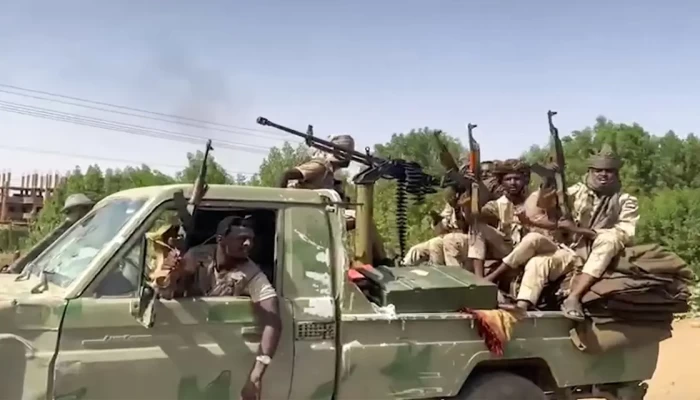 حرب بالوكالة لتكسير العظام.. هل يشهد السودان سيناريو "الصوملة" أو "السورنة"؟