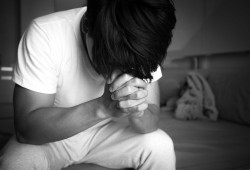 أكبر من الاضطراب المزاجي.. أهم أعراض الاكتئاب وأحدث طرق علاجه
