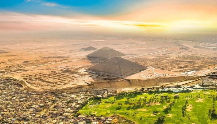 تخوفات وقلق وسخرية من إغلاق الهرم الأكبر بدعوى الصيانة والترميم؟!
