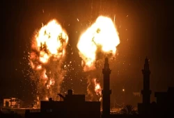 الجيش الصهيوني يقصف 371 هدفًا ويدمر 19 منزلاً منذ بدء عملياته في غزة