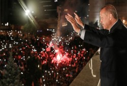 إيكونوميست: كيف استطاع أردوغان أن يقلب التوقعات في الانتخابات التركية؟