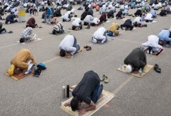 منظمات إسلامية تقاضي كندا بسبب حظر الصلاة في المدارس