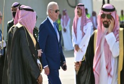 المونيتور: بايدن يعطي الأولوية للتطبيع بين إسرائيل والسعودية