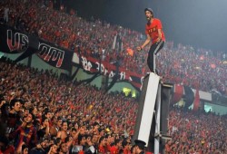 قطار بيع أصول مصر يصل "الأهلي" وحملة اعتقالات بصفوف الألتراس