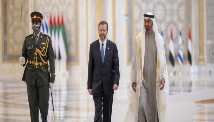 بعد دعوة "ابن زايد" نظيره الإسرائيلي لقمة المناخ.. الإمارات تاريخ من التطبيع مع دولة الاحتلال