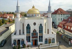 مسجد في ألمانيا يتلقى رسالة تهديد تدعو لقتل كل المسلمين