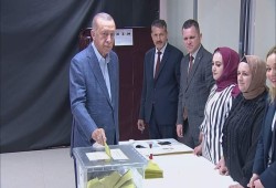 بعد تقدمه الملحوظ .. أردوغان يدعو الأتراك لحماية الصناديق