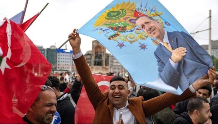 هاشتاجا "الانتخابات التركية" و"أردوغان" يتصدران تويتر.. ومغردون: "العقبى لكل شعوبنا"