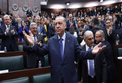 "ميدل إيست آي": الأغلبية البرلمانية تضمن لأردوغان الحكم بشكل مريح