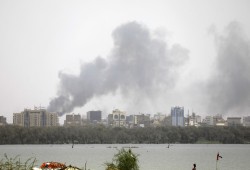 اشتباكات بمواقع استراتيجية في الخرطوم وانقطاع الخبز