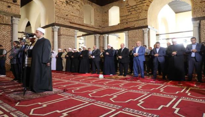 أداء أول صلاة جمعة بمسجد "الظاهر ببيرس" بعد إغلاق 225 عاما