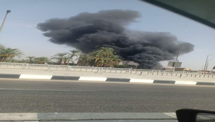 نشوب حريق في سيارة بنزين داخل محطة "مصر للبترول" بمنطقة المعنا في قنا