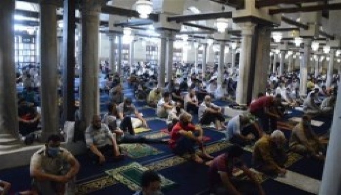 زوجك وصاحبك.. نعمتان مغبون فيهما كثير من الناس
