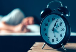 "الأرق" يصيب النساء أكثر من الرجال.. كيف تحصلين على نوم أفضل؟