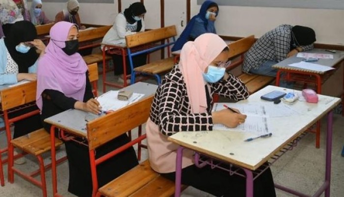 في حالة خطرة.. طالبة ثانوية تسقط من مرتفع بمدرسة ببورسعيد عقب انتهاء مادة الكيمياء