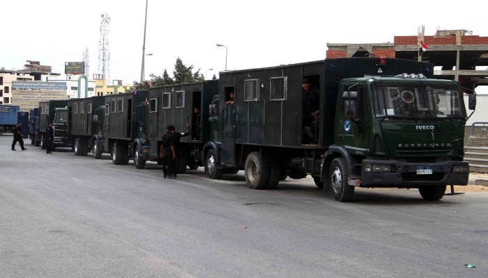 ترحيل 21 معتقلًا من الشرقية لسجون العاشر والفيوم والمنيا