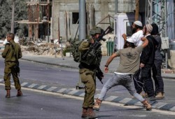 الهلال الأحمر الفلسطيني: 12 إصابة باعتداءات المستوطنين على أهالي مناطق المفقرة والتوانة
