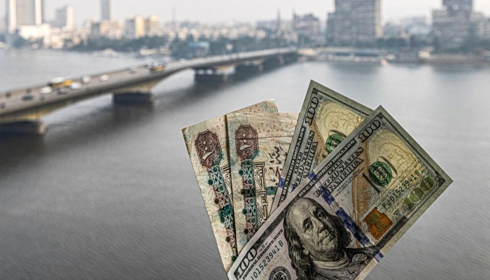 ميدل إيست آي: مصر بحاجة إلى معجزة في خضم أزمة اقتصادية حادة 