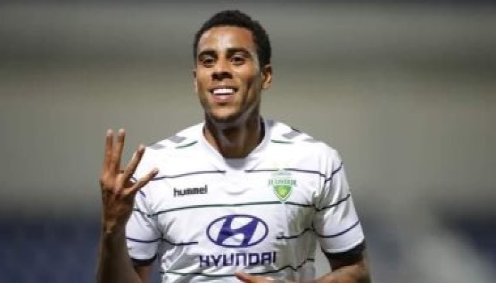 الأهلي يحصل على توقيع اللاعب البرازيلي سوزا