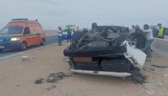 مصرع وإصابة 14 شخصا في انقلاب ميكروباص بالسويس