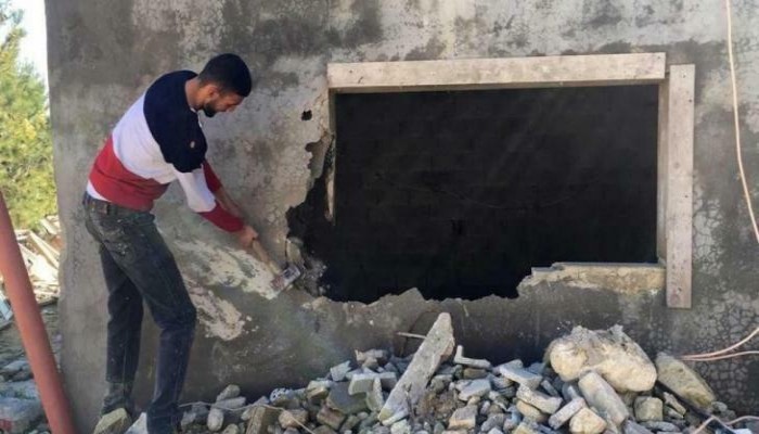 الاحتلال يجبر مقدسيًّا على هدم منزله ومواجهات في نابلس