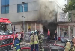 إصابات بحريق كبير في مركز تجاري بإسطنبول.. وآخر يلتهم 10 مصانع غرب تركيا