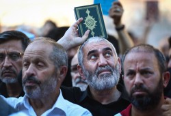 تركيا تتعهد بالمساعدة في مكافحة الإسلاموفوبيا بعد حرق القرآن