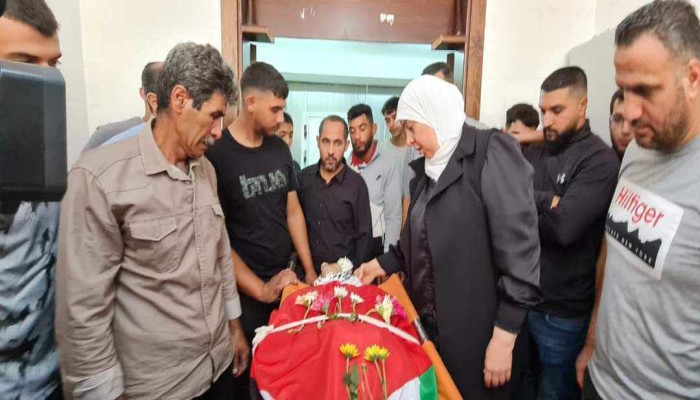 تشييع جنازة الشهيد قصي معطان من رام الله.. صور