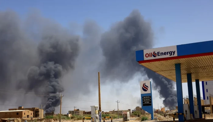 القتال في السودان يتواصل.. ومعارك عنيفة بمحيط سلاح المدرعات بالخرطوم