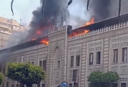 حريق هائل بوزارة الأوقاف.. ومخاوف على المبنى التاريخي