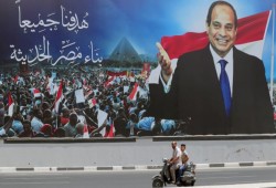 الجارديان عن رابعة: نموذج لحملة القمع المصرية