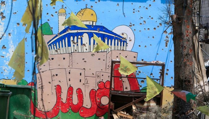 المونيتور: الأونروا تعلق خدماتها في المخيم اللبناني بعد أعمال عنف دامية