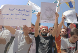وٍُصفت بالأكبر منذ انطلاقها.. آلاف السوريين يشاركون في تظاهرات ضد "الأسد" بـ 5 محافظات مختلفة