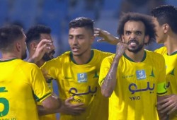 محمد شريف يسجل أول أهدافه مع الخليج ضد الشباب بالدوري السعودي