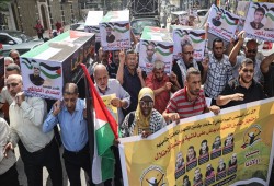 "ليسوا أرقاما".. مسيرة بغزة للمطالبة باسترداد جثامين أسرى تحتجزهم إسرائيل