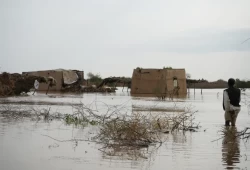 مصرع امرأة و4 أطفال وانهيار 50 منزلا نتيجة الأمطار في ولاية نهر النيل بالسودان