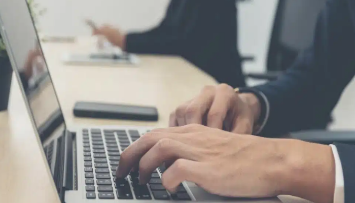 أبرز تطبيقات الذكاء الاصطناعي لمساعدتك في زيادة الإنتاجية