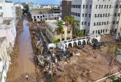 11 بلدًا شهدت فيضانات وأعاصير وزلازل شديدة في 12 يومًا